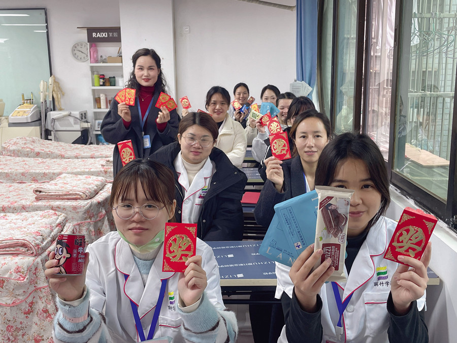 美容班的開(kāi)學(xué)儀式感，南寧美容培訓(xùn)校園活動(dòng)