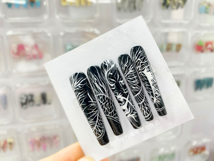 國風線條美甲，南寧學美甲哪里專業(yè)？