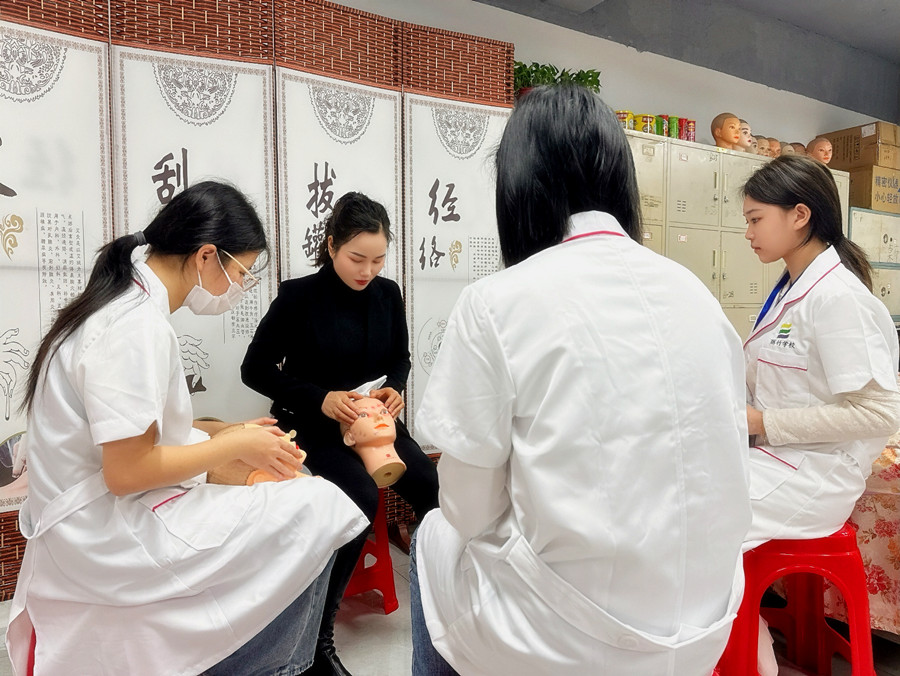 美容新手要掌握哪些知識(shí)？南寧美容面部護(hù)膚培訓(xùn)