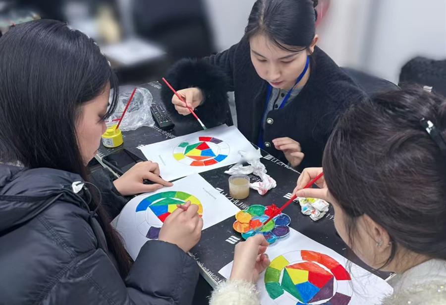 十二色相環(huán)有哪些顏色？廣西化妝基礎教學