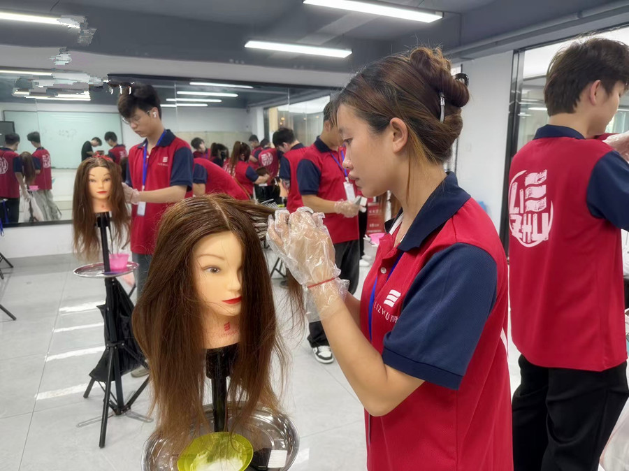 刷染膏的重點(diǎn)，學(xué)燙發(fā)零基礎(chǔ)