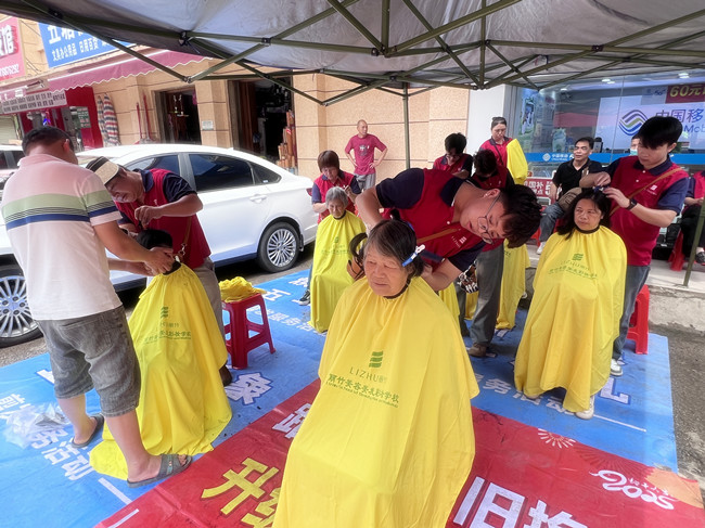 廣西愛心剪發(fā)：五一愛心義剪活動(dòng)