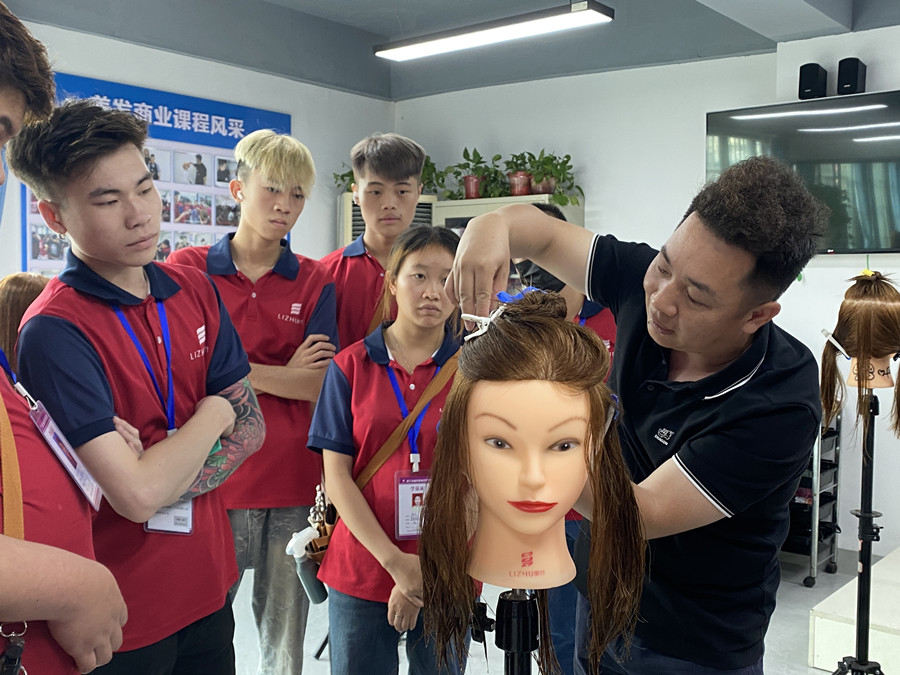 女士發(fā)尾分為哪幾類(lèi)？廣西女士造型分享