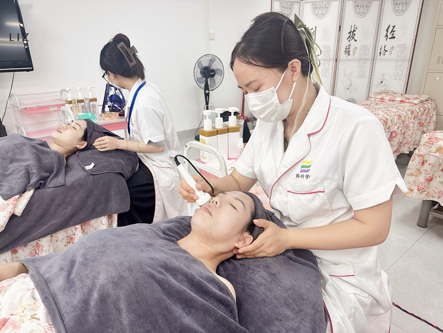 為什么要學會使用美容儀？廣西皮膚管理教學