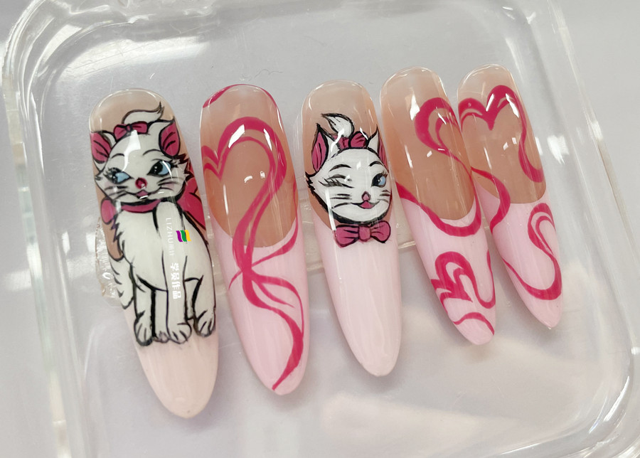 手繪瑪麗貓美甲，廣西美甲實(shí)操作品
