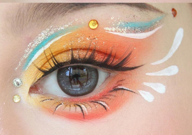 0基礎(chǔ)學(xué)美妝：彩色眼影怎么畫？