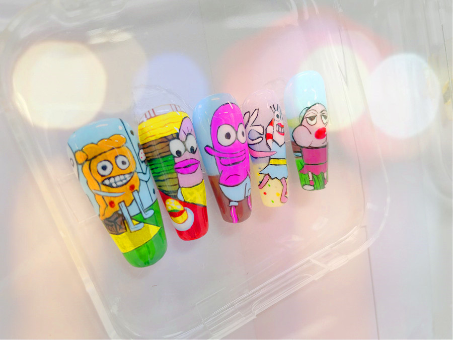 卡通水彩手繪美甲，廣西美甲進(jìn)修提升學(xué)員作品