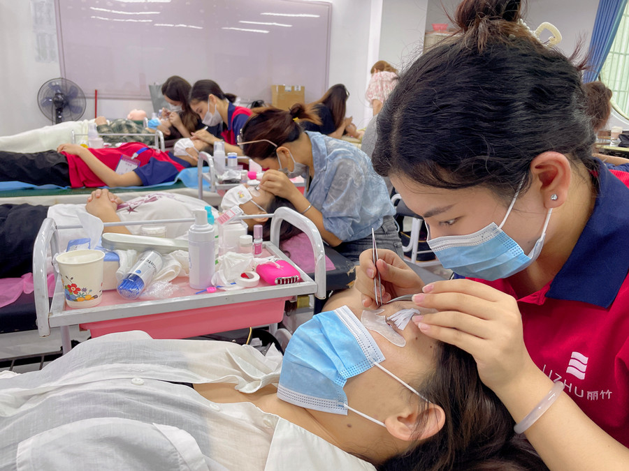 美睫師必需具備的基本功，學(xué)美睫0基礎(chǔ)