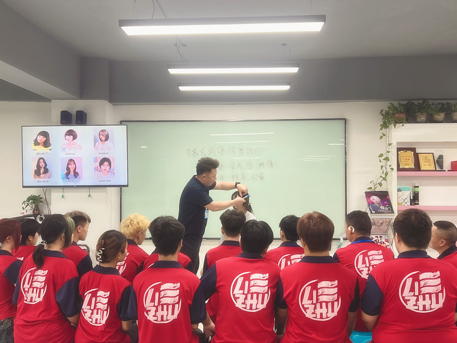 不同臉型適合的劉海類型，南寧剪發(fā)學(xué)習(xí)分享