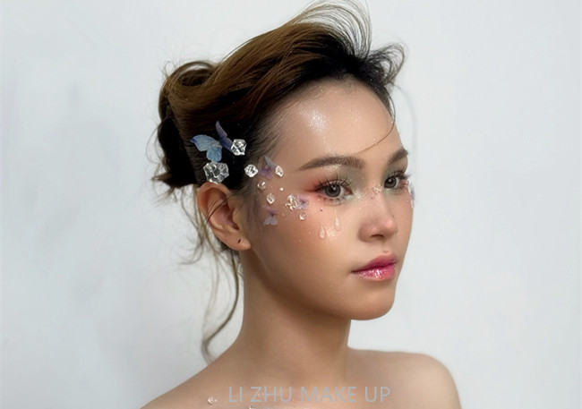 碎鉆氛圍感造型，廣西化妝進(jìn)修深造