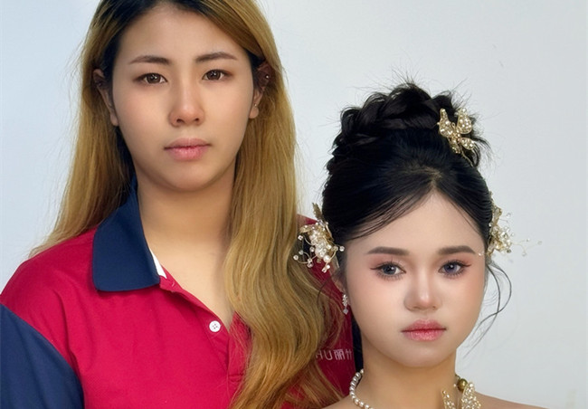 南寧學化妝零基礎作品：禮服造型