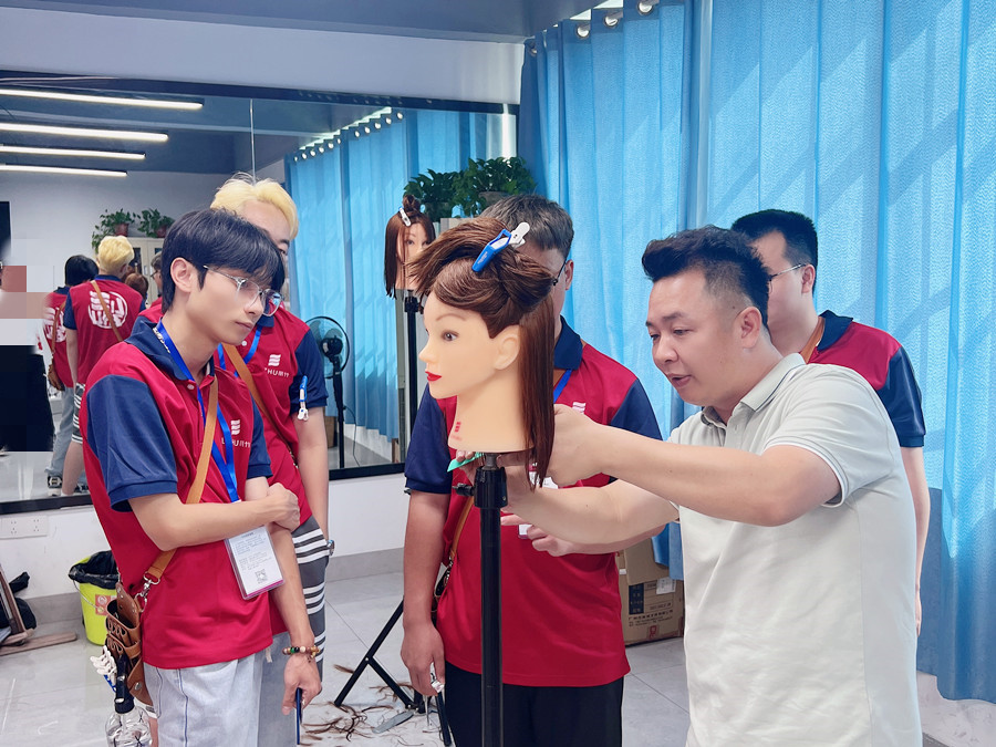 南寧市學(xué)美發(fā)，南寧美發(fā)哪里專業(yè)