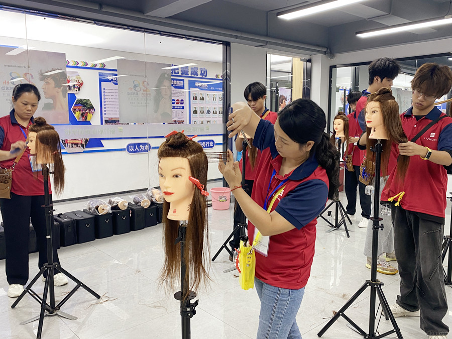 想在廣西學(xué)女士剪發(fā)，廣西美發(fā)怎么招生