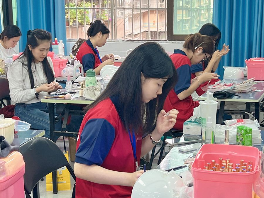 廣西美甲學(xué)習(xí)日常，到處都是歡聲笑語(yǔ)