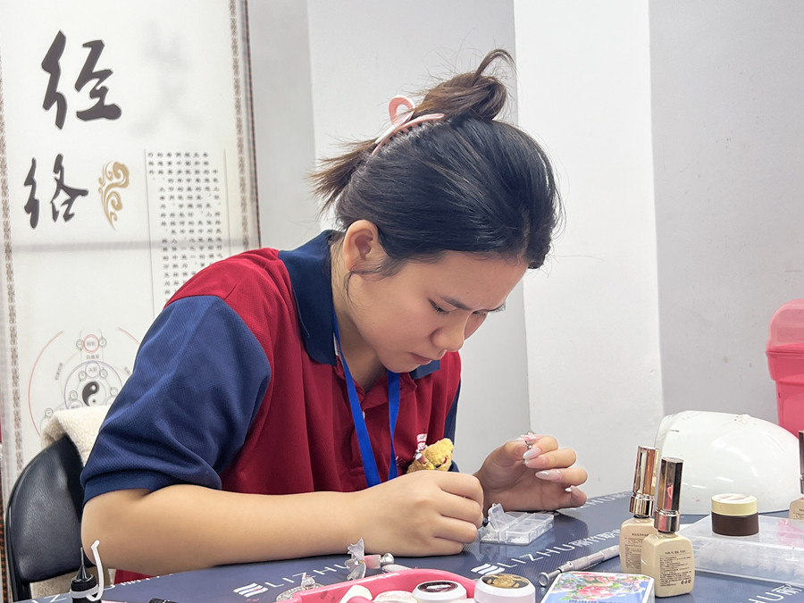 冰粉蝴蝶美甲，南寧美甲技能大賽作品解析