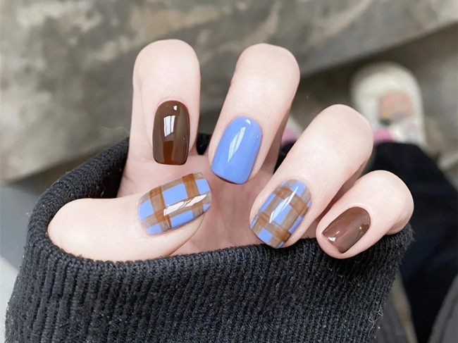 清新藍(lán)格紋美甲，南寧美甲訓(xùn)練