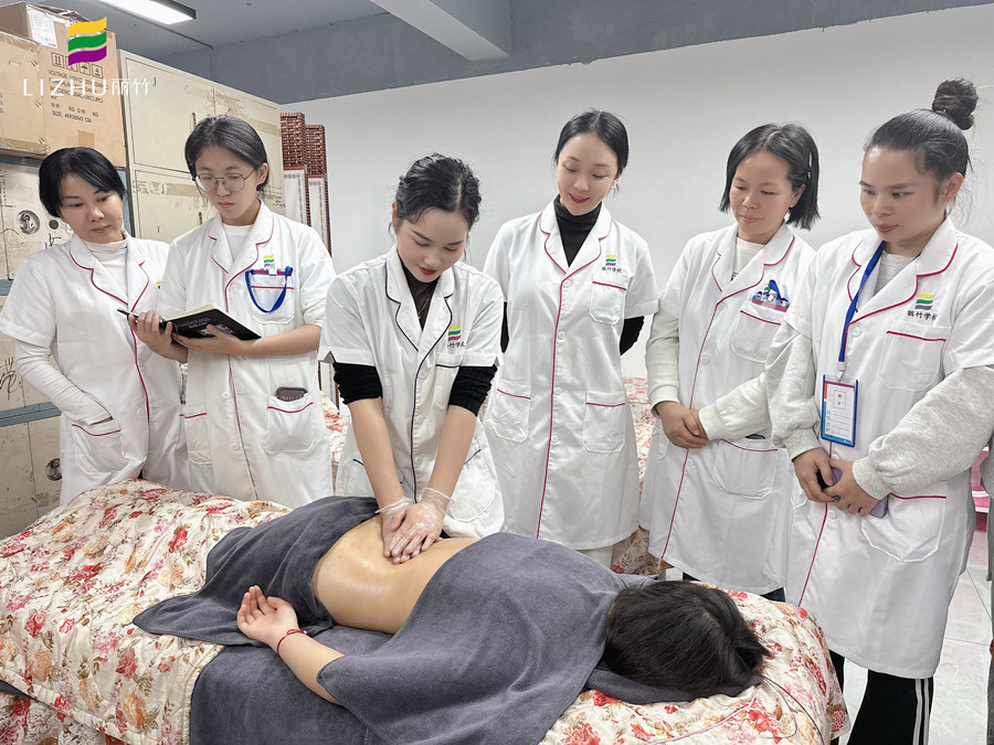 腹部管理，南寧美容健康管理學(xué)校分享