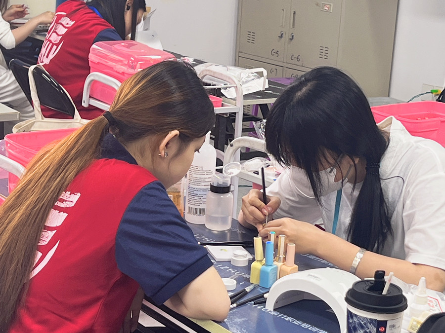 南寧美甲學(xué)習(xí)：零基礎(chǔ)學(xué)美甲無從下手？