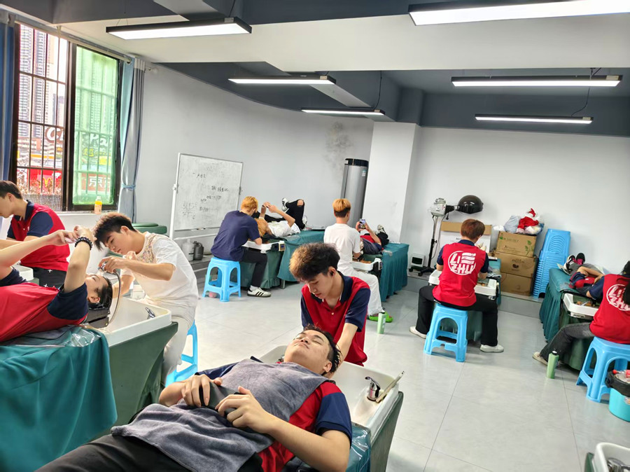 專業(yè)美發(fā)洗護和普通洗頭的區(qū)別，南寧美發(fā)教學